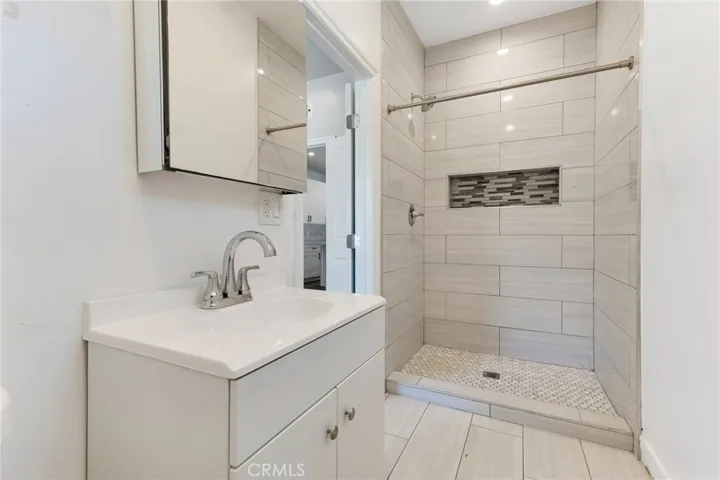 23051 Burbank Boulevard, Woodland Hills, California 91367