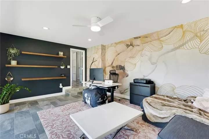 23051 Burbank Boulevard, Woodland Hills, California 91367