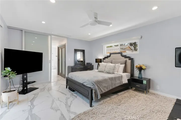 23051 Burbank Boulevard, Woodland Hills, California 91367