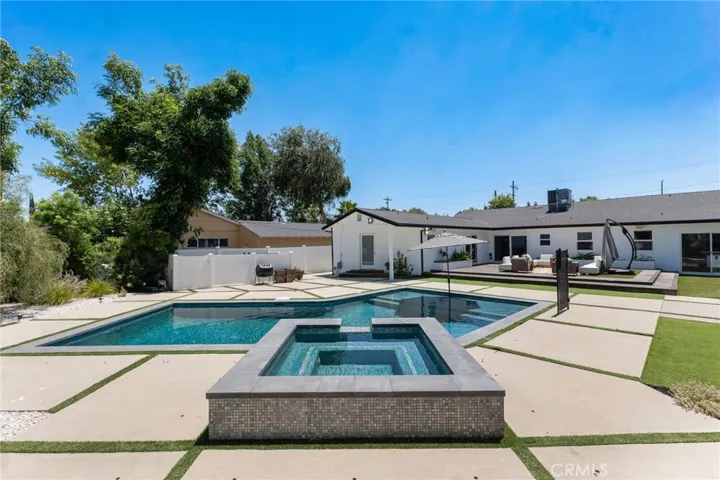 23051 Burbank Boulevard, Woodland Hills, California 91367