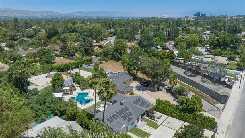 23051 Burbank Boulevard, Woodland Hills, California 91367