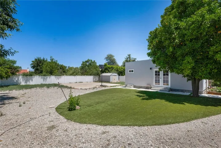 23051 Burbank Boulevard, Woodland Hills, California 91367