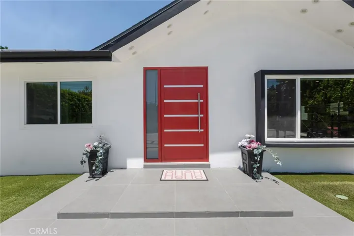 23051 Burbank Boulevard, Woodland Hills, California 91367