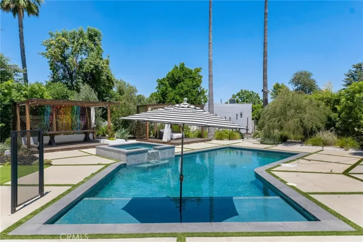 23051 Burbank Boulevard, Woodland Hills, California 91367