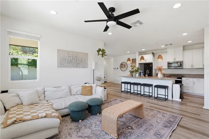 38292 Windingwalk Dr, Riverside, California 92563
