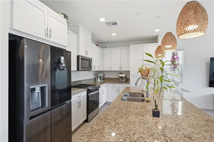 38292 Windingwalk Dr, Riverside, California 92563