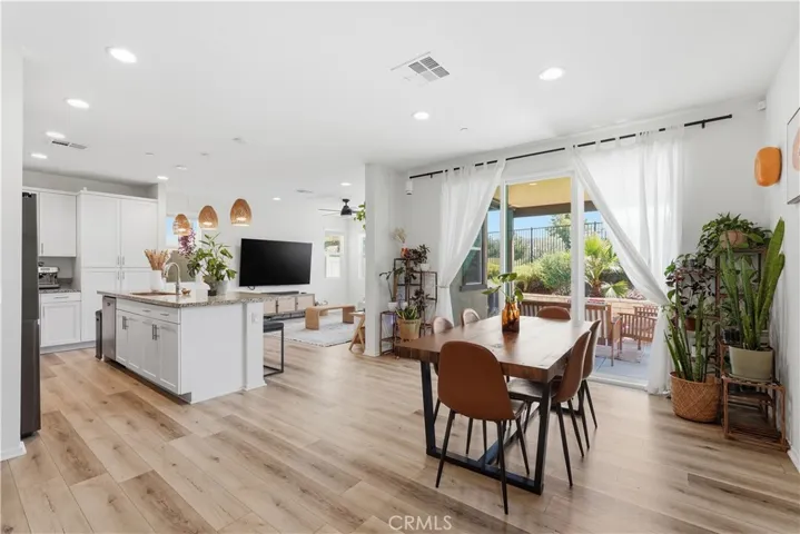38292 Windingwalk Dr, Riverside, California 92563