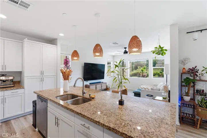 38292 Windingwalk Dr, Riverside, California 92563