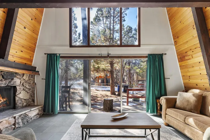 189 Moreno Ln Lane, Sugarloaf, California 92386 — photo 4