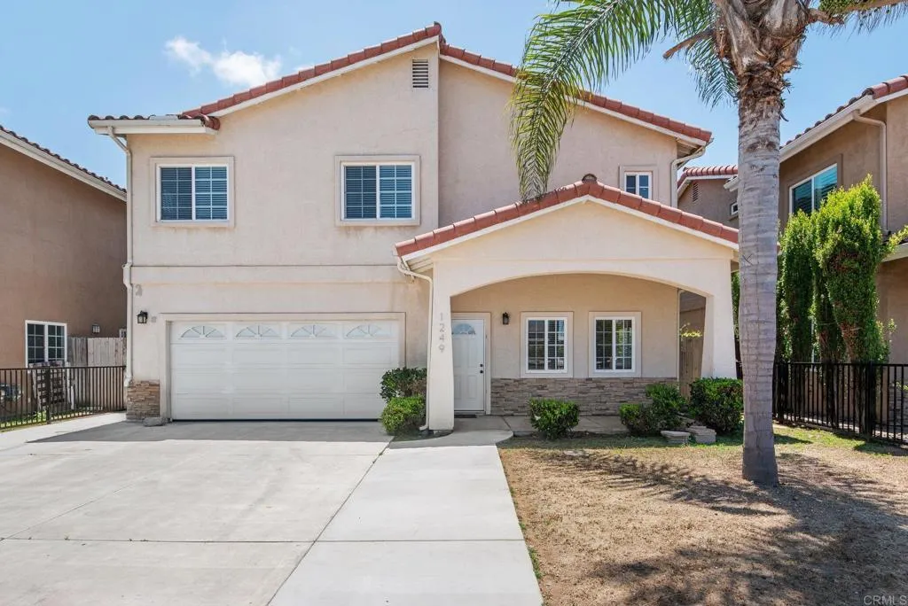 1249 Elm Ave