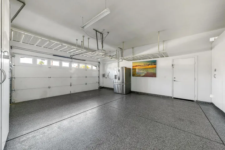 27 GARAGE MLS