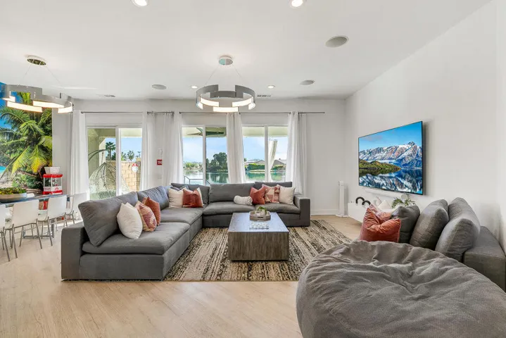 11 LIVING MLS