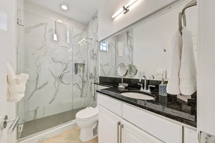 17 BATHROOM MLS