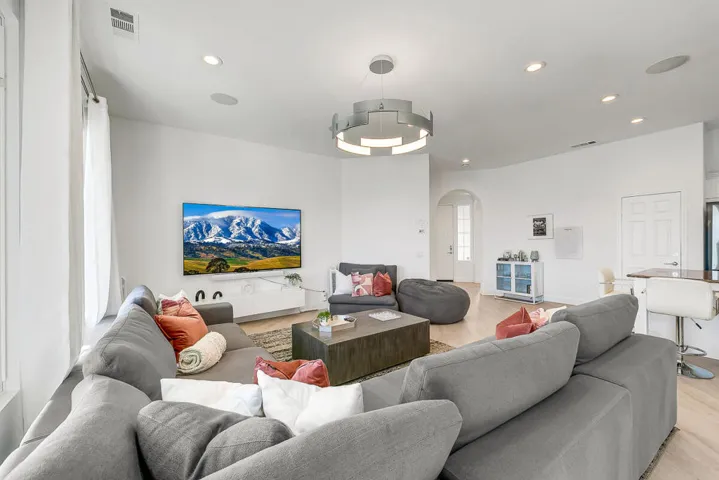 13 LIVING MLS