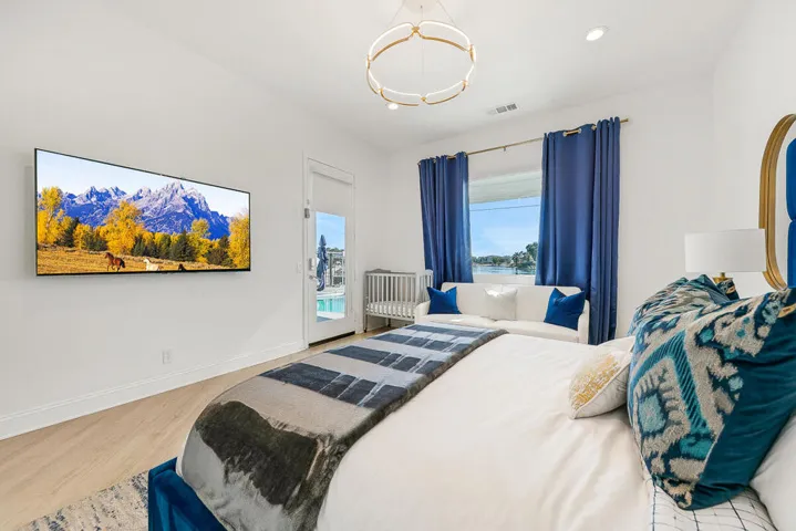 24 MASTER BED MLS