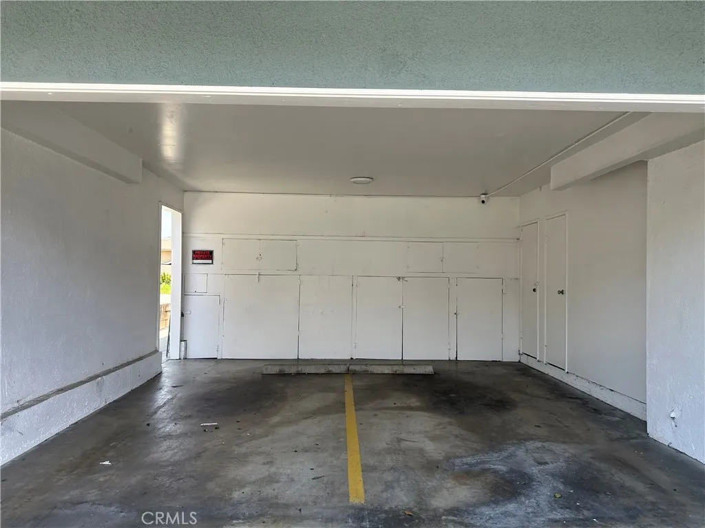Garage Space for your home is on the right side