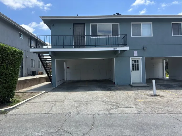 Tandem Parking. Laundry door to the right