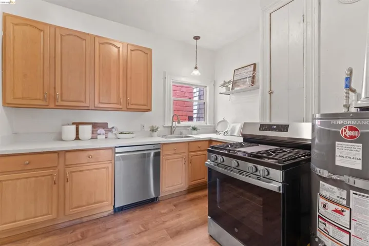 667 10th St, Oakland, California 94607