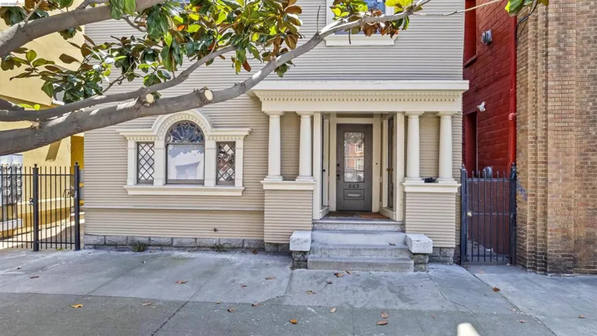 667 10th St, Oakland, California 94607