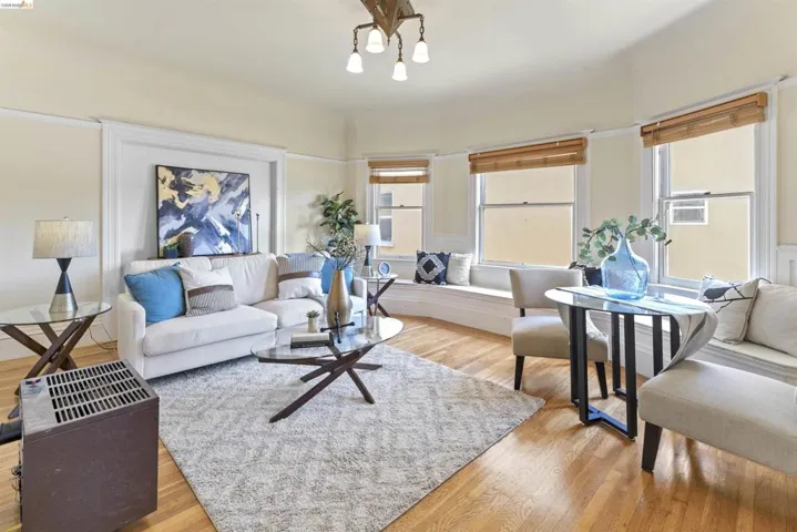 667 10th St, Oakland, California 94607