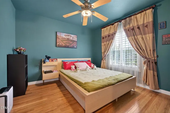 31-web-or-mls-Upmarketmedia_647Wal-091