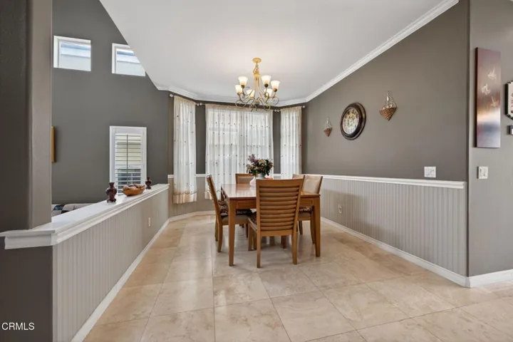 8-web-or-mls-Upmarketmedia_647Wal-030