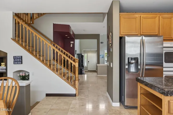 11-web-or-mls-Upmarketmedia_647Wal-031