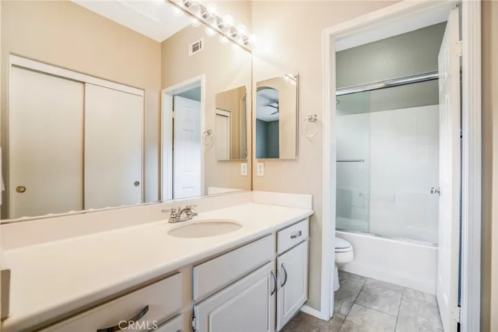second bedroom ensuite bath