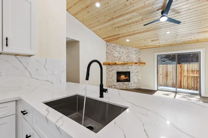 183 Moreno Lane, Sugarloaf, California 92386 — photo 5