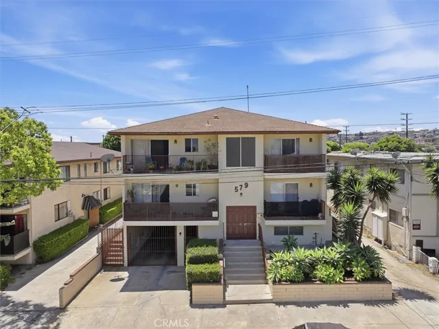 8-unit apartment with No LA Rent Control!
