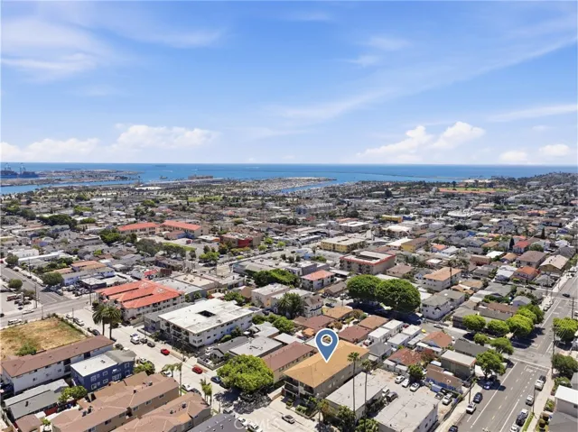 located close to West Harbor, beaches and freeway access!