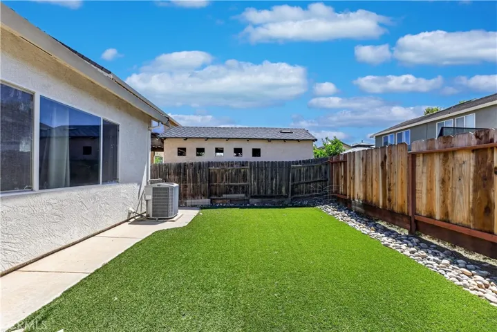 860 Sandstone Way, Atwater, California 95301