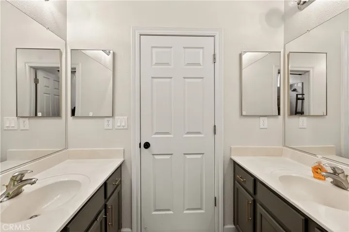 860 Sandstone Way, Atwater, California 95301