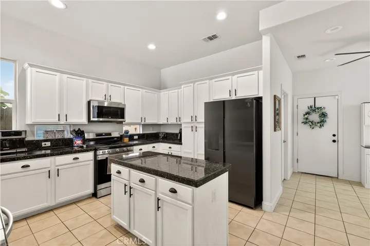 860 Sandstone Way, Atwater, California 95301