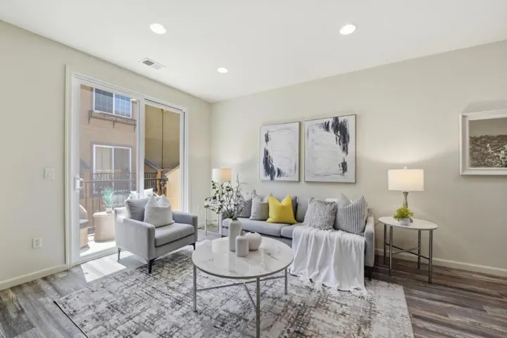 566 Almaden Walk Loop, San Jose, California 95125