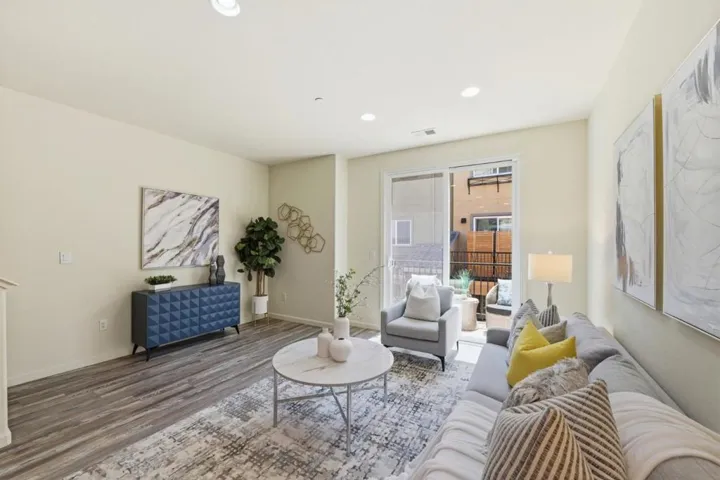 566 Almaden Walk Loop, San Jose, California 95125