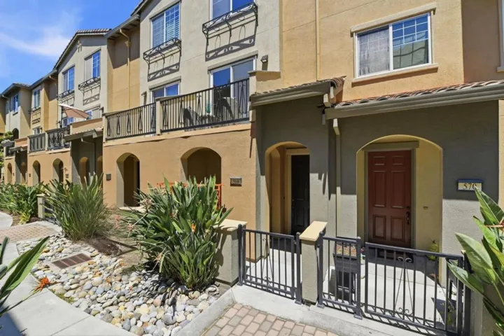 566 Almaden Walk Loop, San Jose, California 95125
