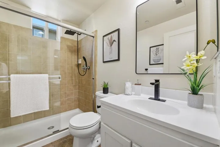 566 Almaden Walk Loop, San Jose, California 95125