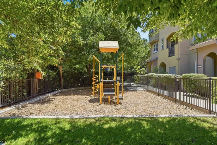 566 Almaden Walk Loop, San Jose, California 95125