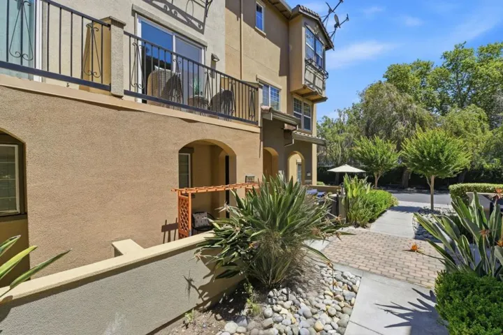 566 Almaden Walk Loop, San Jose, California 95125