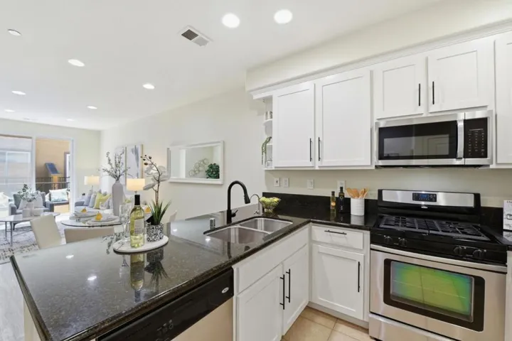 566 Almaden Walk Loop, San Jose, California 95125