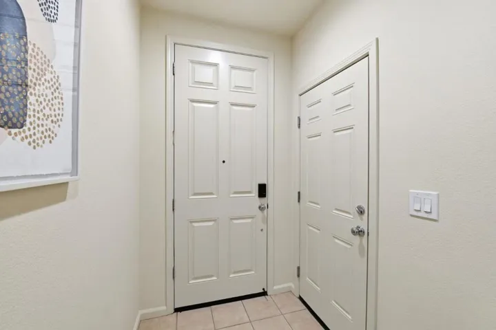 566 Almaden Walk Loop, San Jose, California 95125