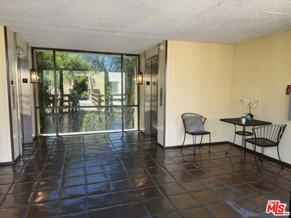 320 S Ardmore Avenue 314, Los Angeles, California 90020 — photo 5