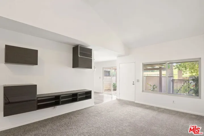 24817 Sand Wedge Lane, Valencia, California 91355