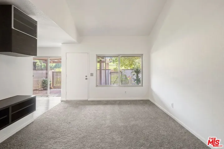 24817 Sand Wedge Lane, Valencia, California 91355