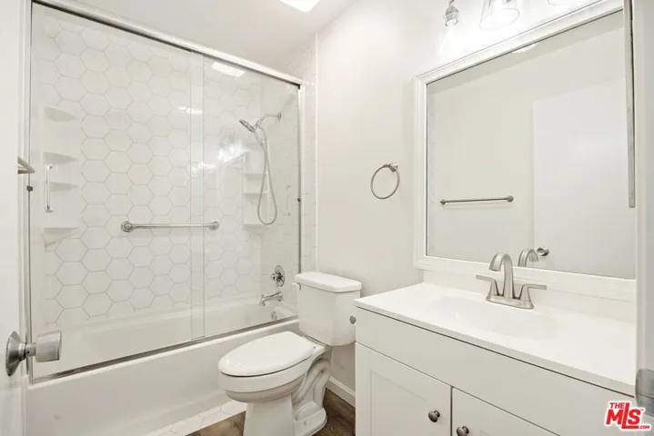 24817 Sand Wedge Lane, Valencia, California 91355
