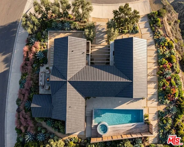 20521 Roca Chica Drive, Malibu, California 90265