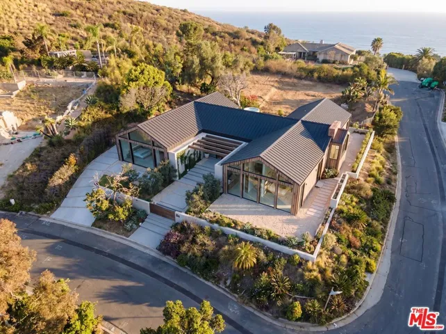 20521 Roca Chica Drive, Malibu, California 90265