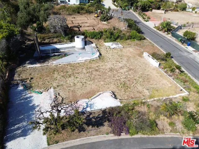 20521 Roca Chica Drive, Malibu, California 90265