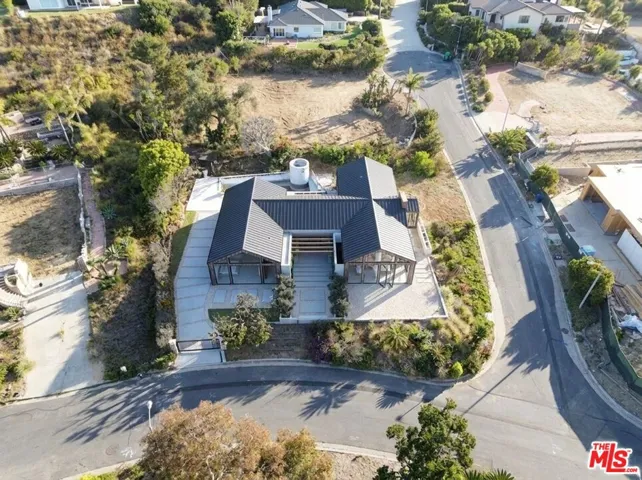 20521 Roca Chica Drive, Malibu, California 90265